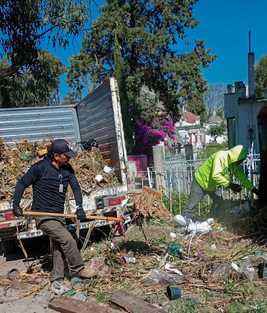 Refuerza Gobierno de Blanca Angulo limpieza en panteón municipal El Carmen
